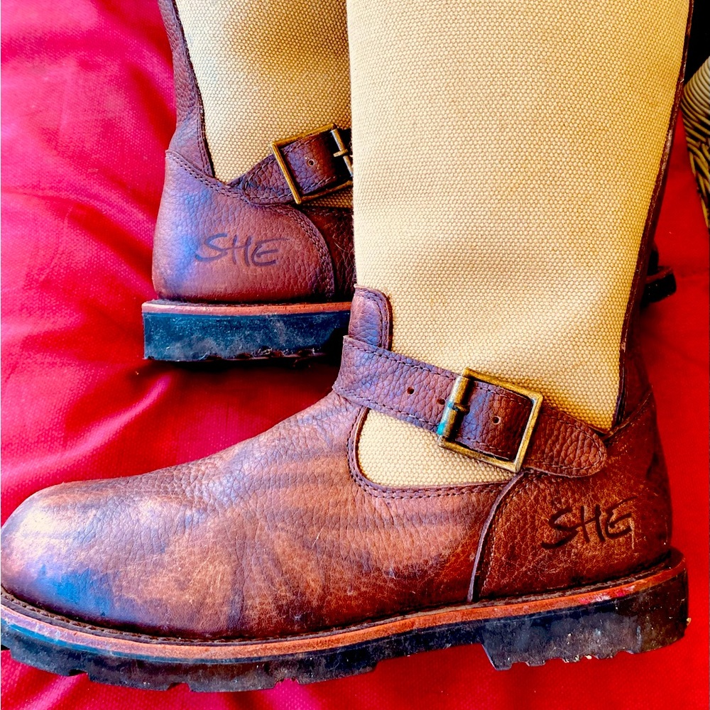 SHE snake / waterproof boots sz 10 M